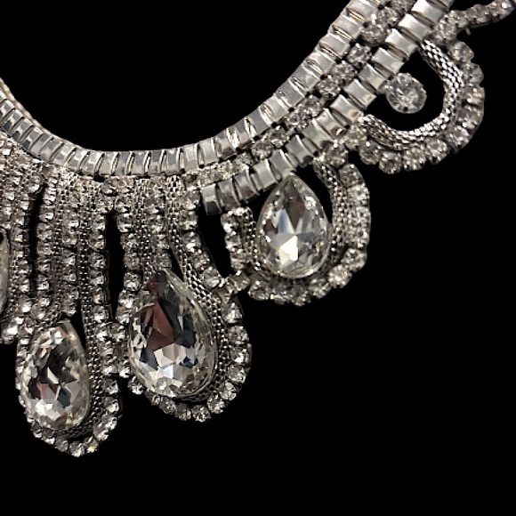 Old Hollywood Glam Bib Necklace - Picture 5 of 12